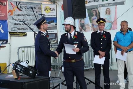 Slovesnost ob odprtju prizidka in prevzemu večnamenskega gasilskega vozila PGD Gozd (33)